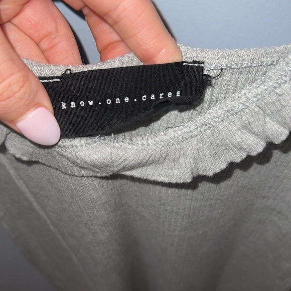 GREY RUFFLE TANK - Picture 2 of 2